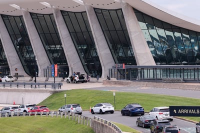 Trump unveils $22.5B Dulles airport overhaul