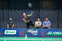 Villaflor keeps Phl shuttlers afloat
