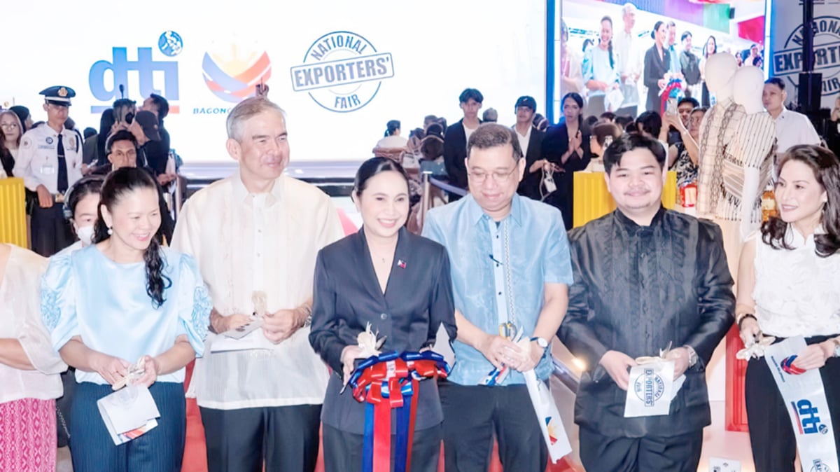 NEW opportunities were showcased at the recent National Exporters’ Fair, the opening of which was spearheaded by Trade Secretary Cristina Roque (third from left), joined by (from left) DTI Assistant Secretary Nylah Rizza Bautista, Pepot Miñana of Jollibee, Board of Investments managing head Undersecretary Ceferino Rodolfo, Miguel Kyan Aman of Miguelito’s and Ana de Ocampo of the Wildflour Hospitality Group.