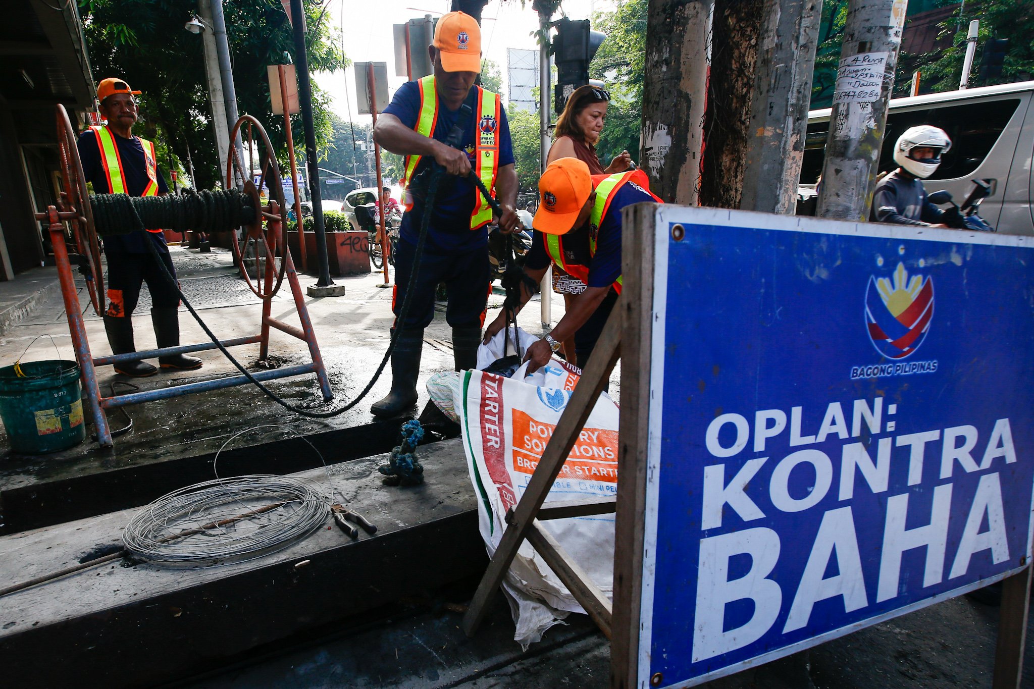 DPWH inspects Manila drainage project