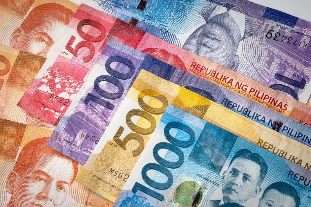 Peso hits 25th record low as oil, Fed bets weigh
