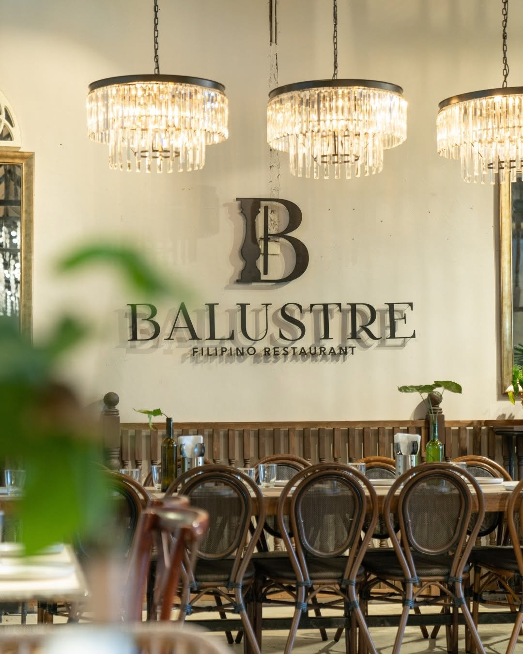 Woven bistro dining chairs offers a rustic touch.