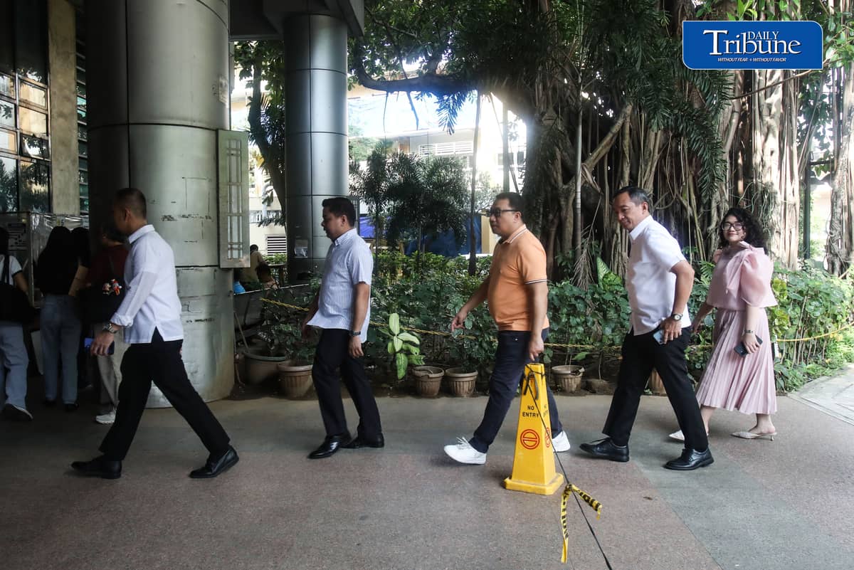 (July 31 2026) Lawmakers Kabataan Rep. Atty. Renee Co and ACT Teachers Rep. Antonio Tinio arrived at the Quezon City prosecutor’s Office, on Friday July 31 2026 to file a counter-affidavit against the case filed by Atty. Mans Carpio against the AMLC, BSP, and various lawmakers over bank secrecy and data privacy. Photo/Analy Labor