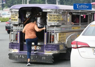 Gov’t keeps fare hike on hold amid oil swings