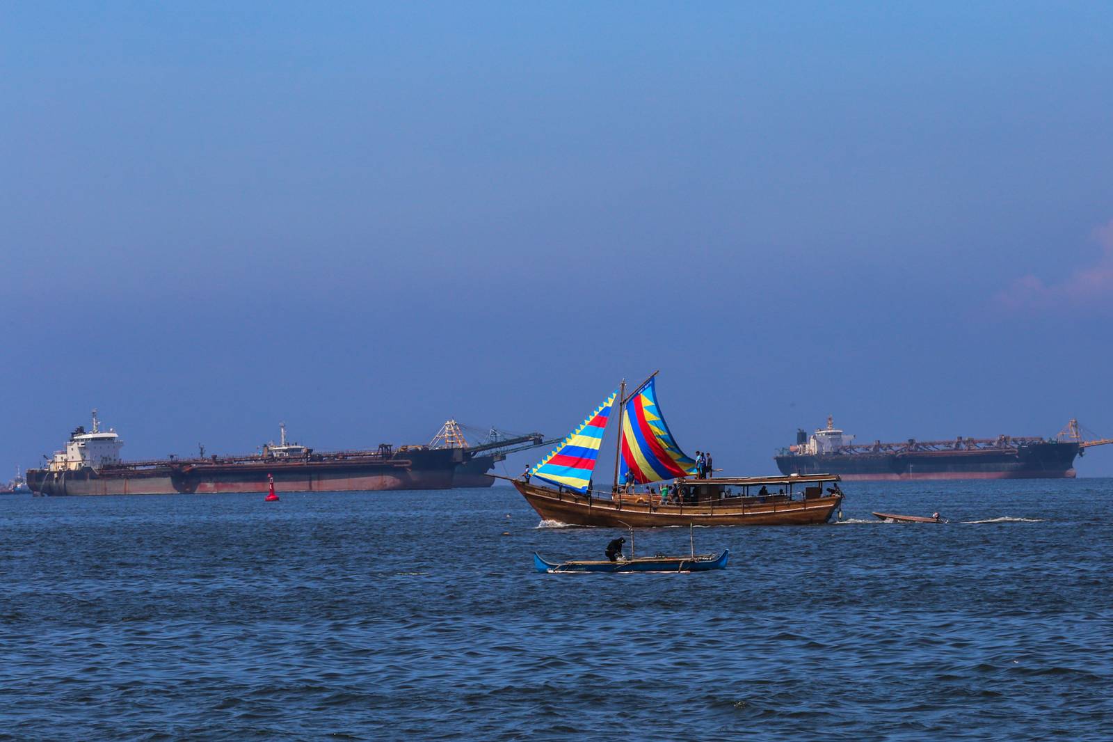 B/B Florentino Das is seen sailing in Manila Bay on 1 August 2026, offering a glimpse of the Philippines' pre-colonial maritime heritage. The 24-meter vessel, the sixth replica of its kind, was made from Philippine ironwood and is named after Filipino yachtsman Florentino Das, who completed a solo trans-Pacific voyage.

Believed to be the largest and most modern replica of its kind, B/B Florentino Das undertook one of its most notable expeditions in 2024, sailing from Butuan City to Palawan before reaching Pag-asa Island in the contested waters of the West Philippine Sea.