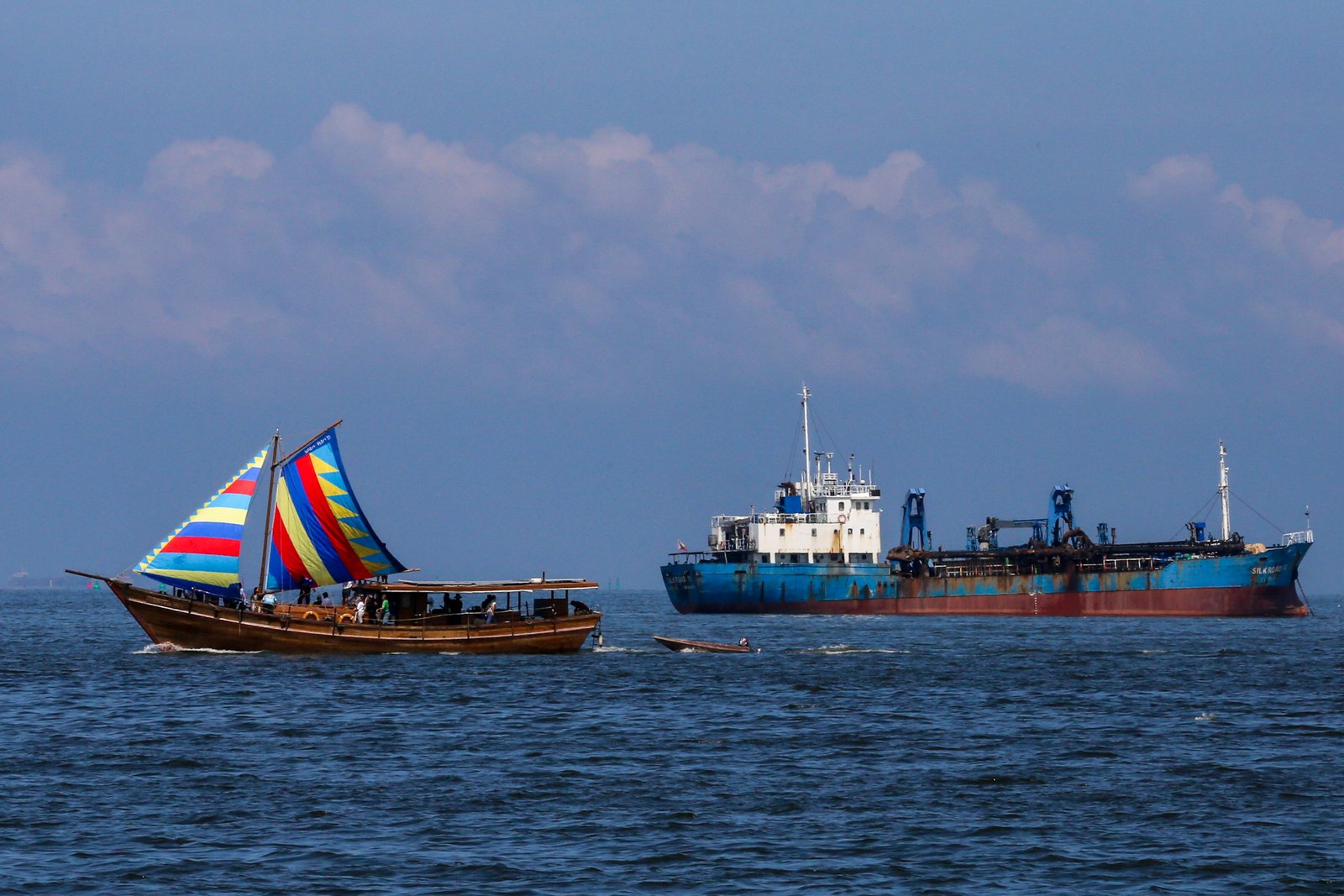 B/B Florentino Das is seen sailing in Manila Bay on 1 August 2026, offering a glimpse of the Philippines' pre-colonial maritime heritage. The 24-meter vessel, the sixth replica of its kind, was made from Philippine ironwood and is named after Filipino yachtsman Florentino Das, who completed a solo trans-Pacific voyage.

Believed to be the largest and most modern replica of its kind, B/B Florentino Das undertook one of its most notable expeditions in 2024, sailing from Butuan City to Palawan before reaching Pag-asa Island in the contested waters of the West Philippine Sea.