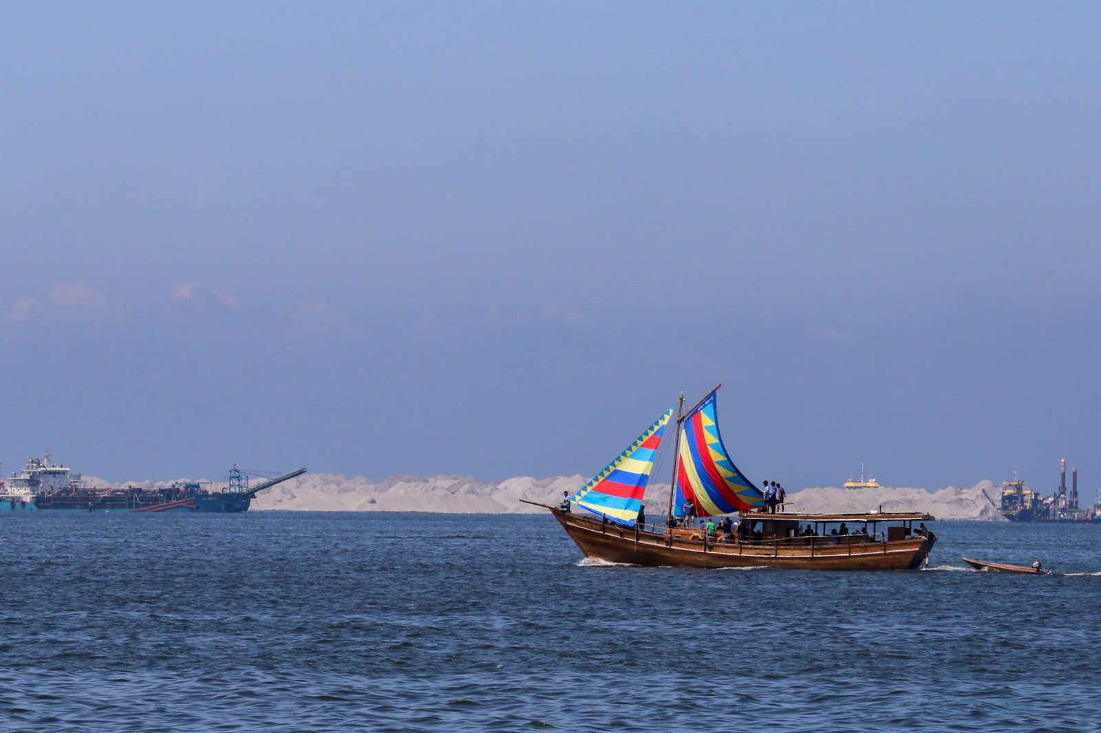 B/B Florentino Das is seen sailing in Manila Bay on 1 August 2026, offering a glimpse of the Philippines' pre-colonial maritime heritage. The 24-meter vessel, the sixth replica of its kind, was made from Philippine ironwood and is named after Filipino yachtsman Florentino Das, who completed a solo trans-Pacific voyage.

Believed to be the largest and most modern replica of its kind, B/B Florentino Das undertook one of its most notable expeditions in 2024, sailing from Butuan City to Palawan before reaching Pag-asa Island in the contested waters of the West Philippine Sea.