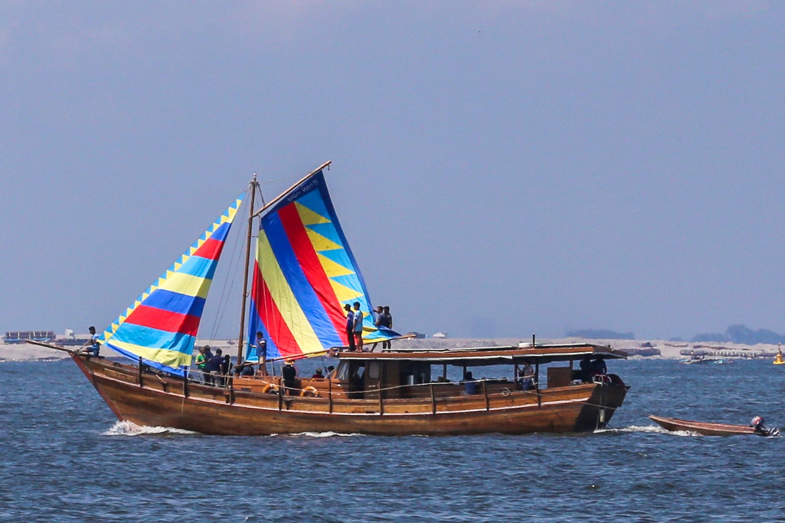 B/B Florentino Das is seen sailing in Manila Bay on 1 August 2026, offering a glimpse of the Philippines' pre-colonial maritime heritage. The 24-meter vessel, the sixth replica of its kind, was made from Philippine ironwood and is named after Filipino yachtsman Florentino Das, who completed a solo trans-Pacific voyage.

Believed to be the largest and most modern replica of its kind, B/B Florentino Das undertook one of its most notable expeditions in 2024, sailing from Butuan City to Palawan before reaching Pag-asa Island in the contested waters of the West Philippine Sea.
