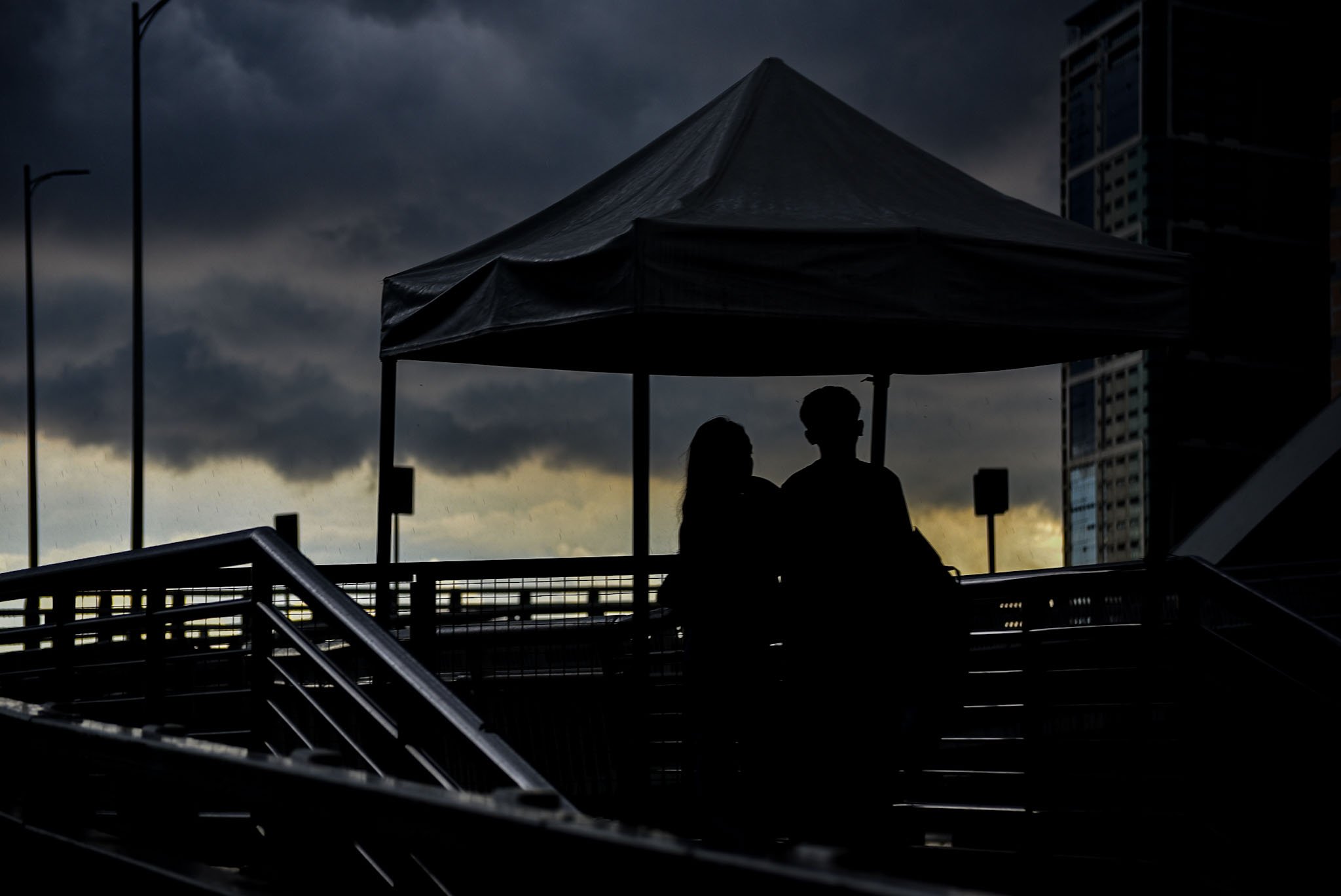 Dark clouds looms in Manila