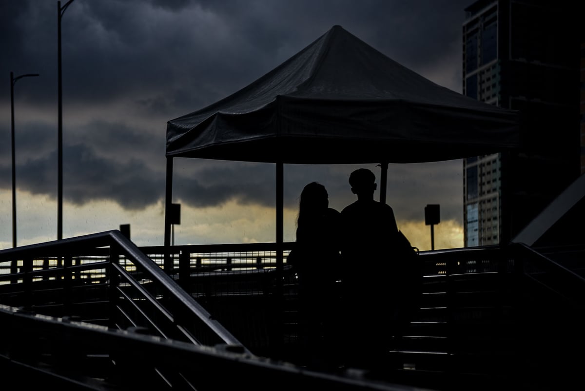 Dark clouds looms in Manila