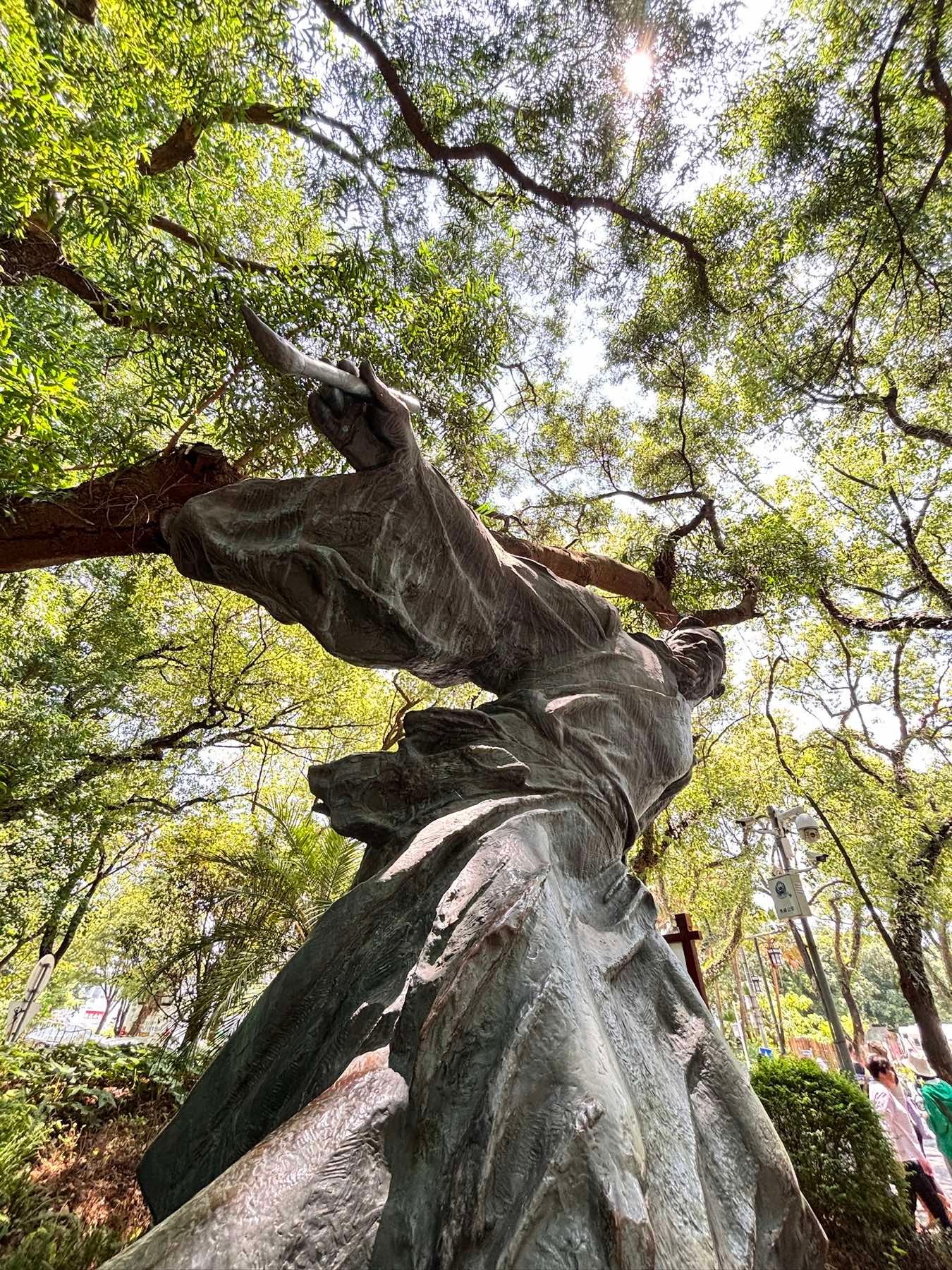 STATUE of Wang Zhenggong.
