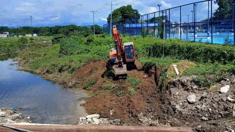 DPWH clears Laoag drainage to curb flooding