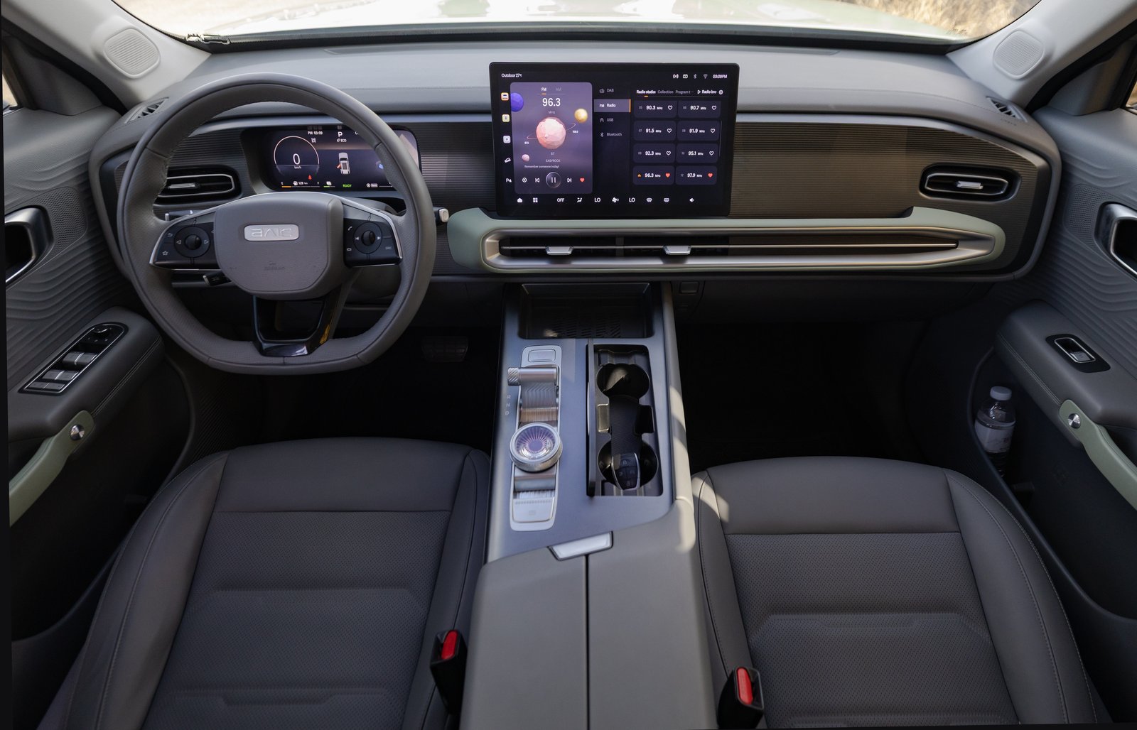 CABIN space and a large central display support long trips and everyday city drives.