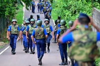 Troops, commandos contain prison riot