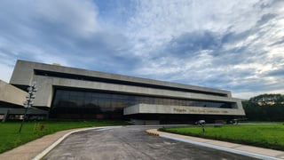 The Philippine International Convention Center displays National Artist Leandro V. Locsin’s mastery of Brutalist architecture.