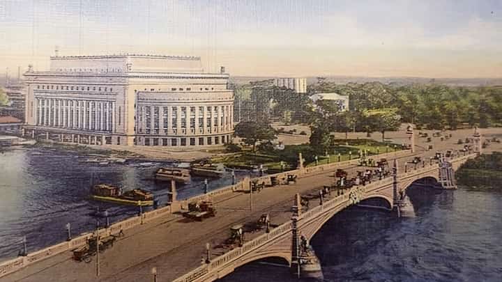 Picture postcards feature prominent Manila landmarks built during the American colonial period.