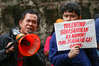 Workers protest at DOLE