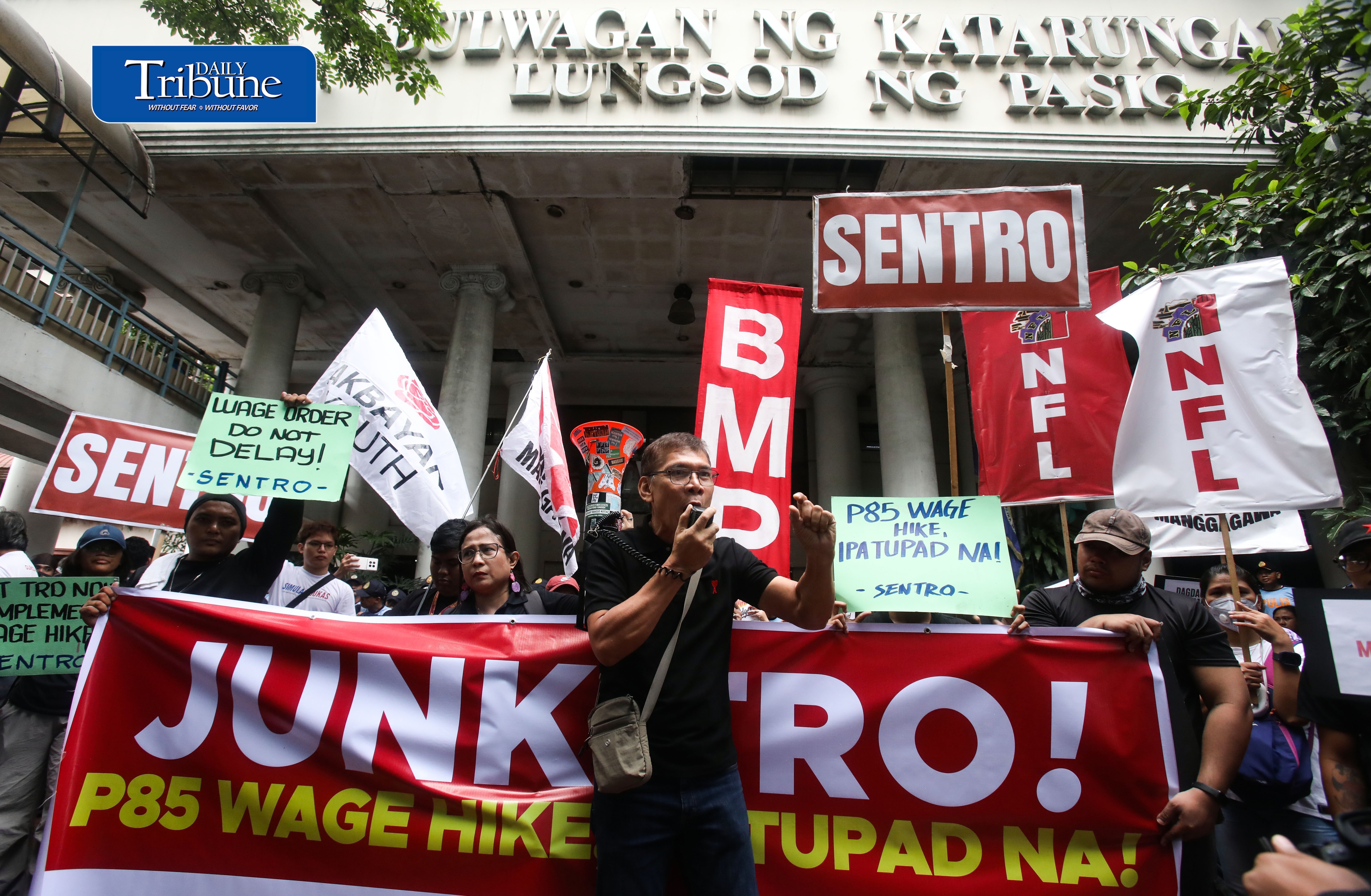 Pasig court extends P85 wage hike halt