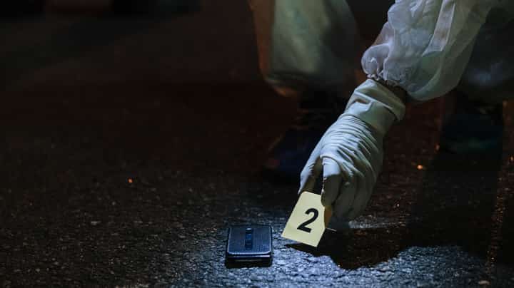 Makati shooting kills mom, injures daughter