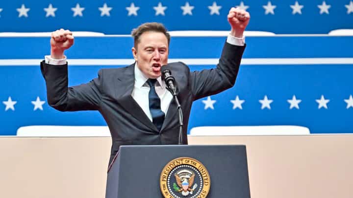 Turbulence ahead SpaceX’s first post-IPO lockup expires this week, freeing 912 million insider shares for trading and raising expectations of heightened volatility after the stock’s sharp decline since its June debut.