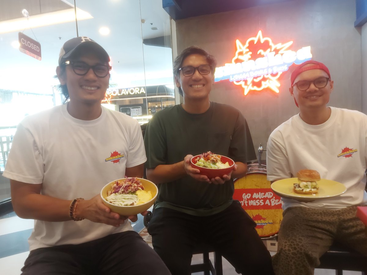 Iking Uy, Badong Uy and chef Nikki Macaraig.