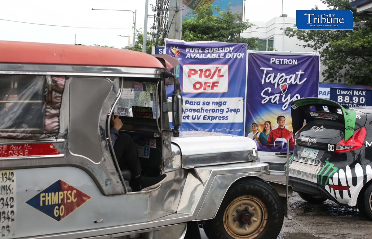 (August 05 2026) Traditional Jeepney queuing to gas up at the gas station in Quezon City on Wednesday August 5 2026. The government announced that the P10 fuel subsidy for public utility jeepney and UV express drivers will rise to P12 per liter starting August 15 2026, an additional assistance to the transport sector amid the effects of tensions in the Middle East. Photo/Analy Labor