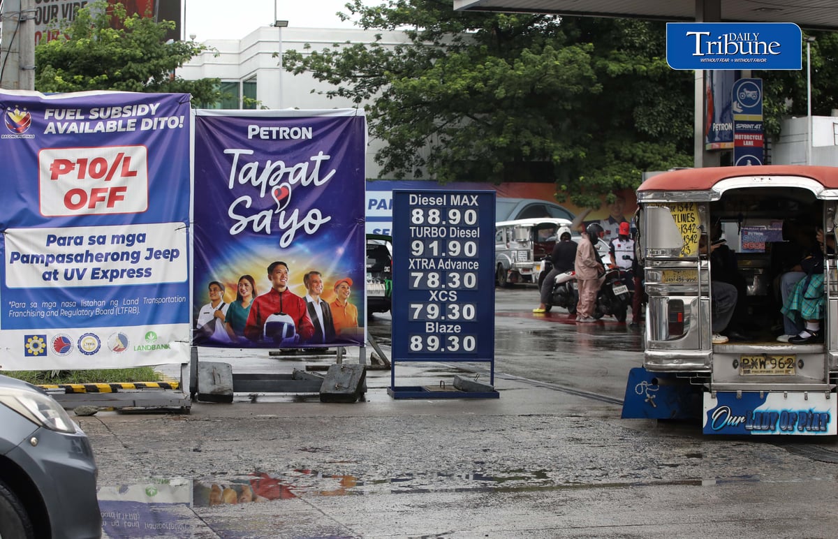 (August 05 2026) Traditional Jeepney queuing to gas up at the gas station in Quezon City on Wednesday August 5 2026. The government announced that the P10 fuel subsidy for public utility jeepney and UV express drivers will rise to P12 per liter starting August 15 2026, an additional assistance to the transport sector amid the effects of tensions in the Middle East. Photo/Analy Labor