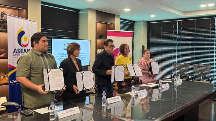 SIGNATORIES are (from right) PhilWEN chairman Cristina Concepcion, president Aurora Boots Garcia, ASEAN-BAC Philippines chairman Joey Concepcion, Senior Adviser for Women and former Trade Undersecretary Noya Terrado and executive director Patrick Chua.
