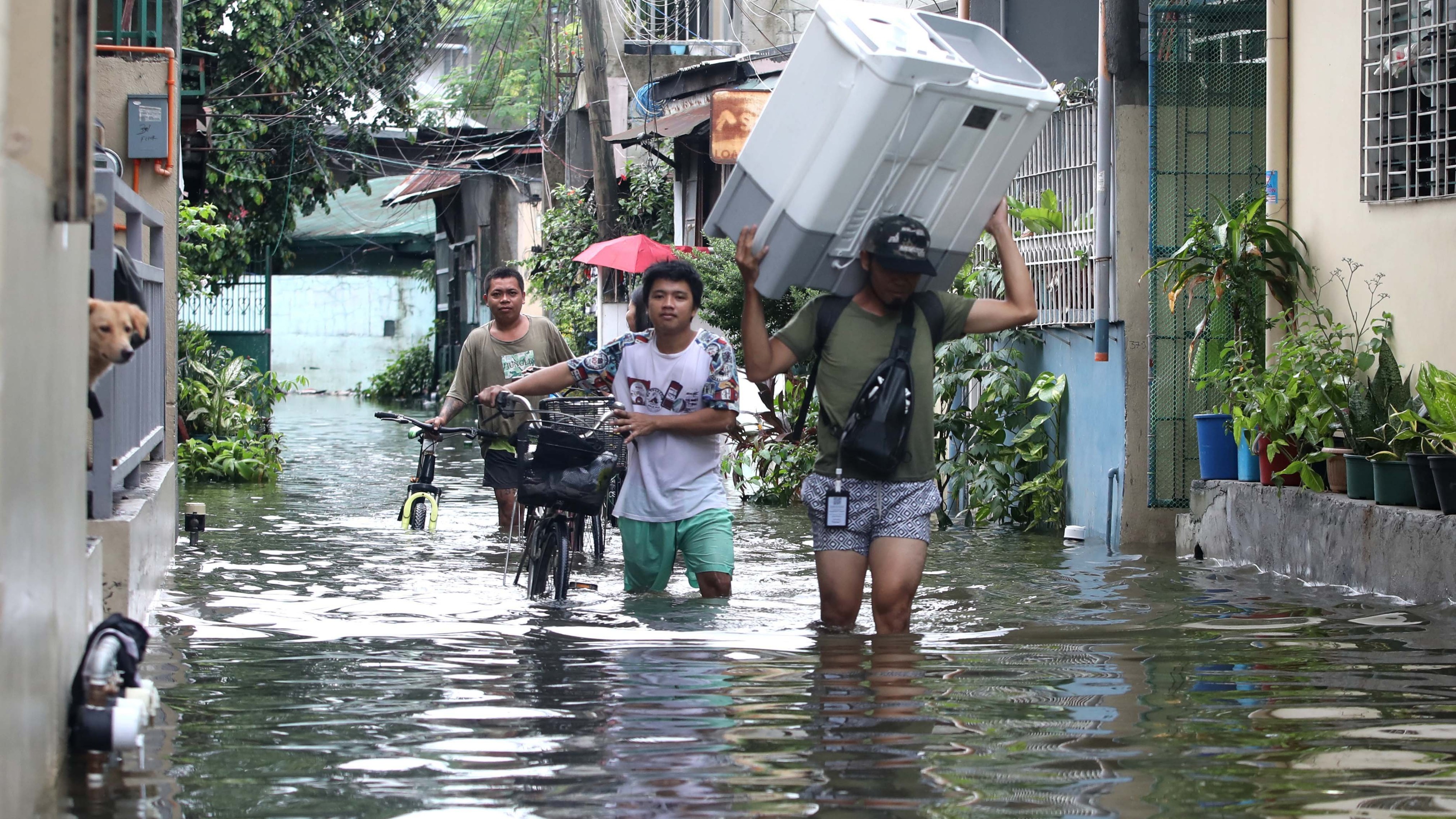 Habagat floods parts of Metro Manila, roads remain passable