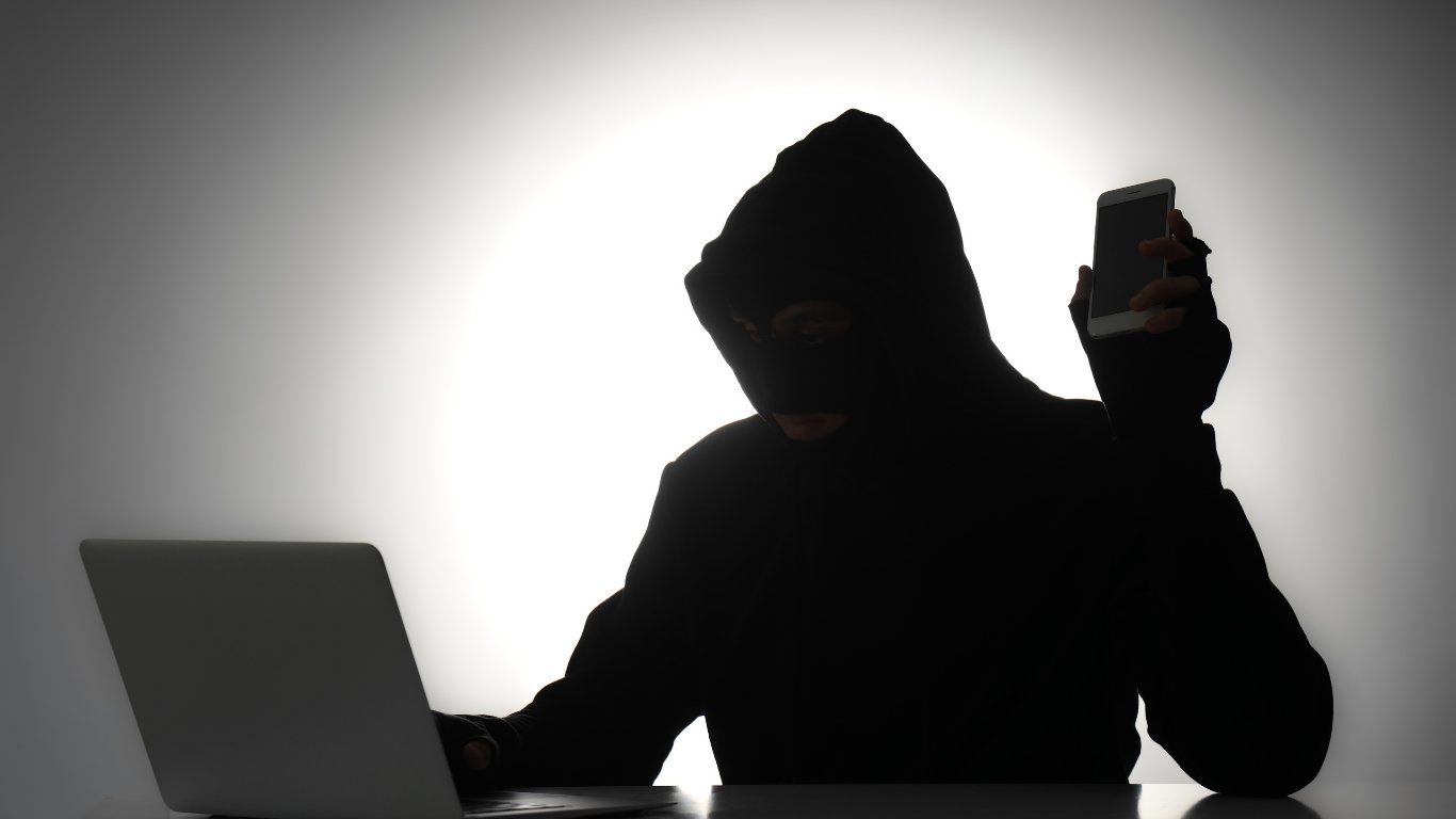 Vietnamese national arrested over alleged currency exchange scam