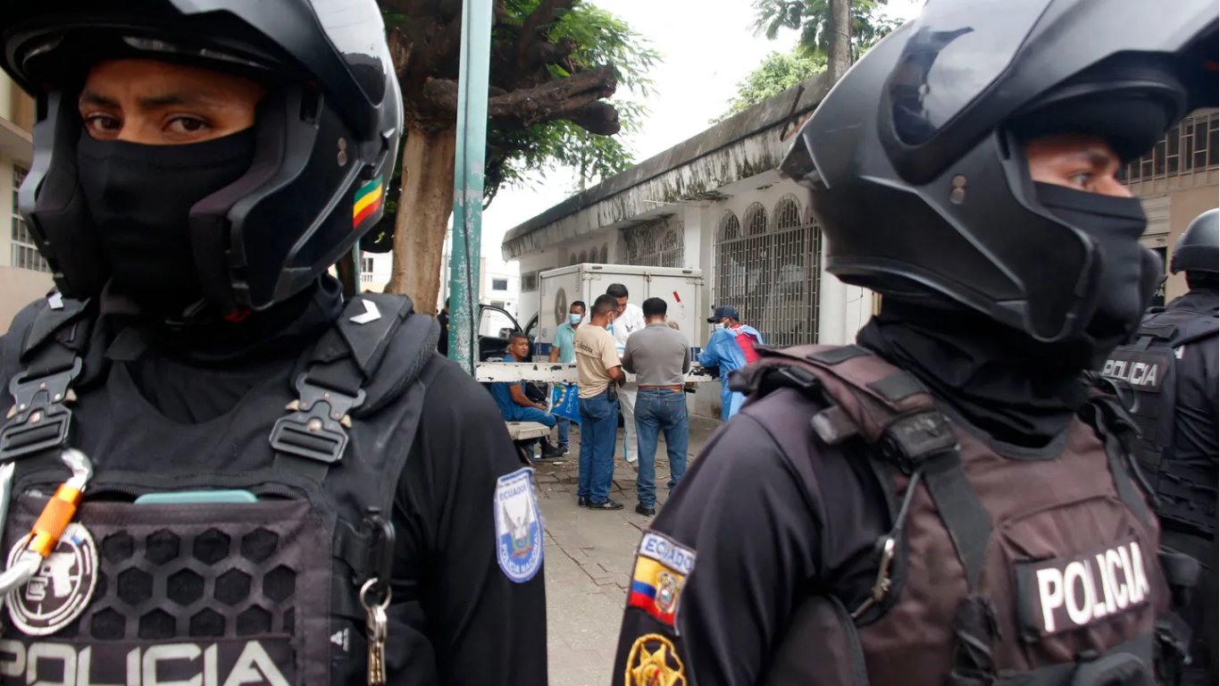 Eight dismembered bodies found in illegal mine