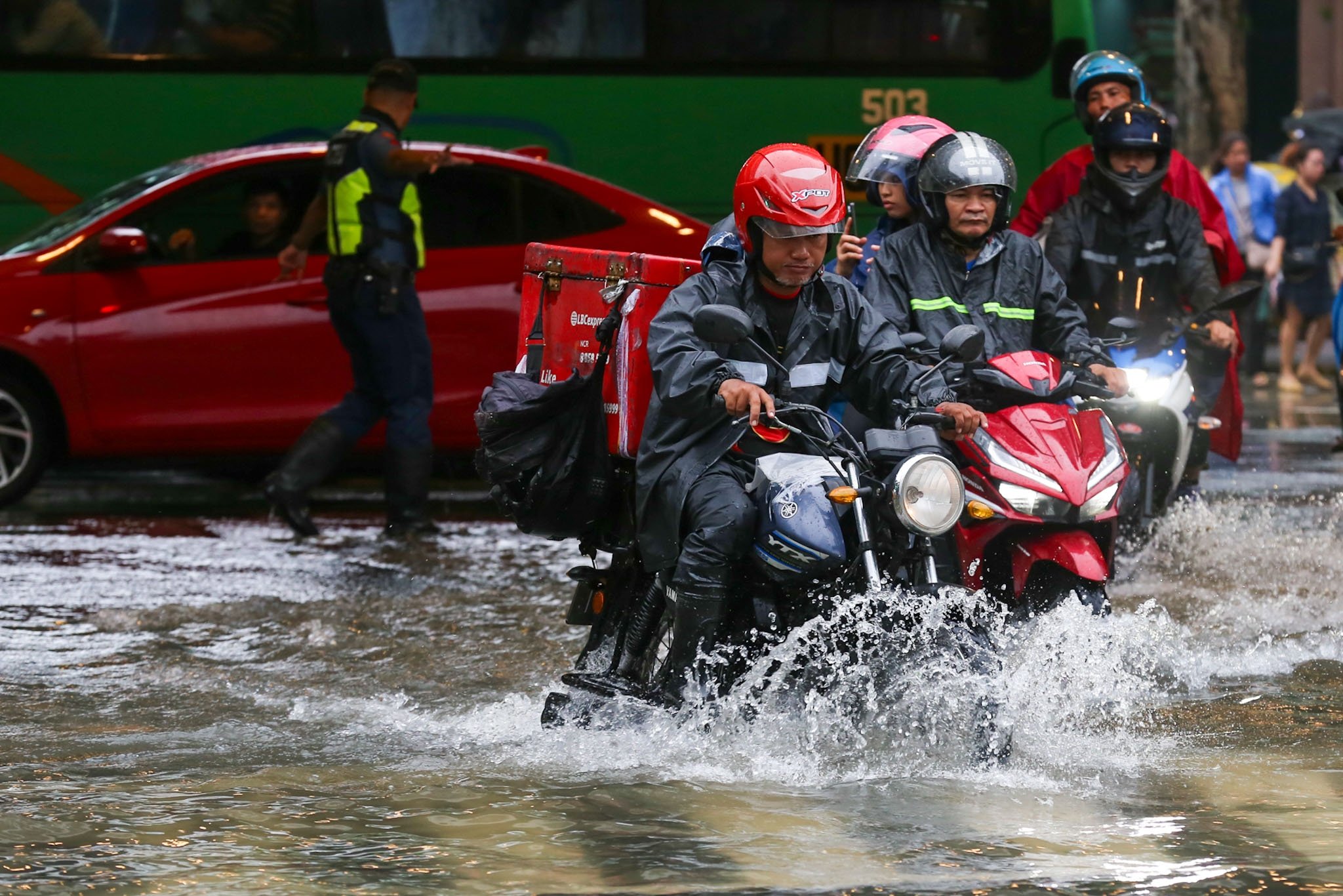 Flooding along Taft Avenue 