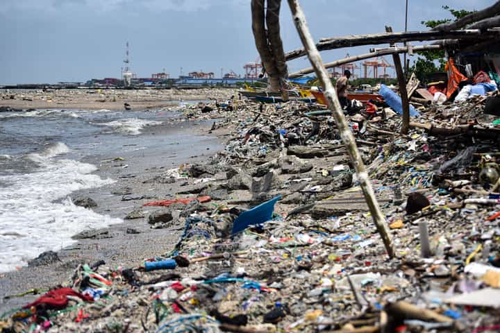 Trash from Manila Bay, tondo