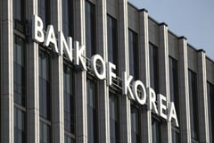 Bank of Korea told to kick its carbon habit