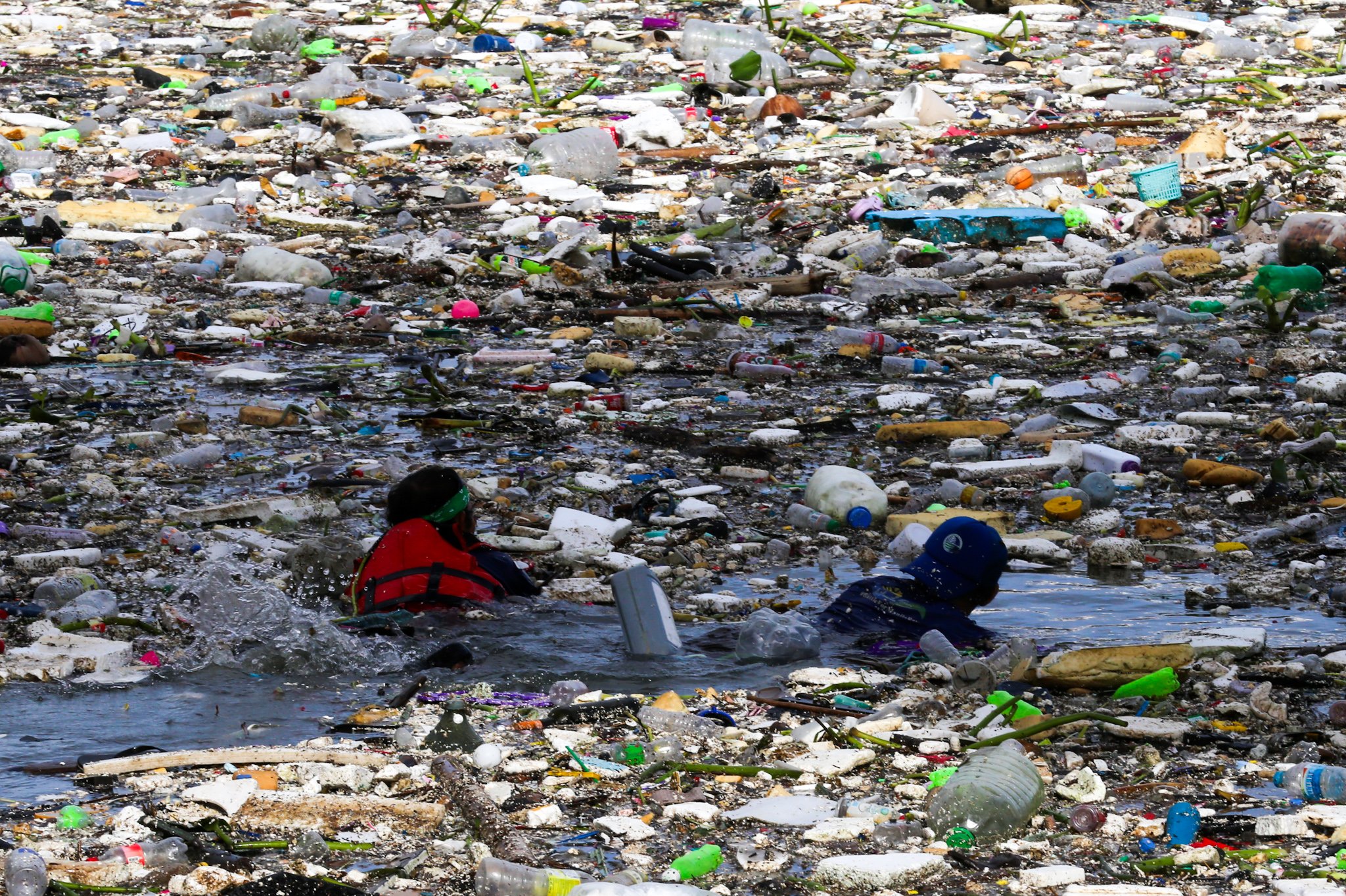 Baclaran residents alarmed by unprecedented ‘sea of trash’