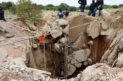 14 clandestine miners die from rockfall