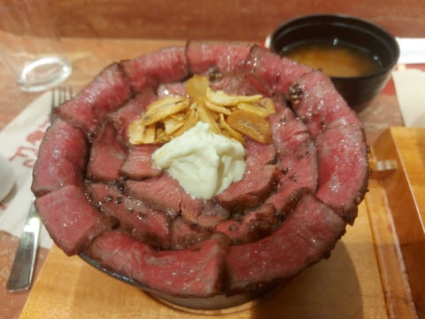 Japanese canteen-style gyudon house opens in BGC