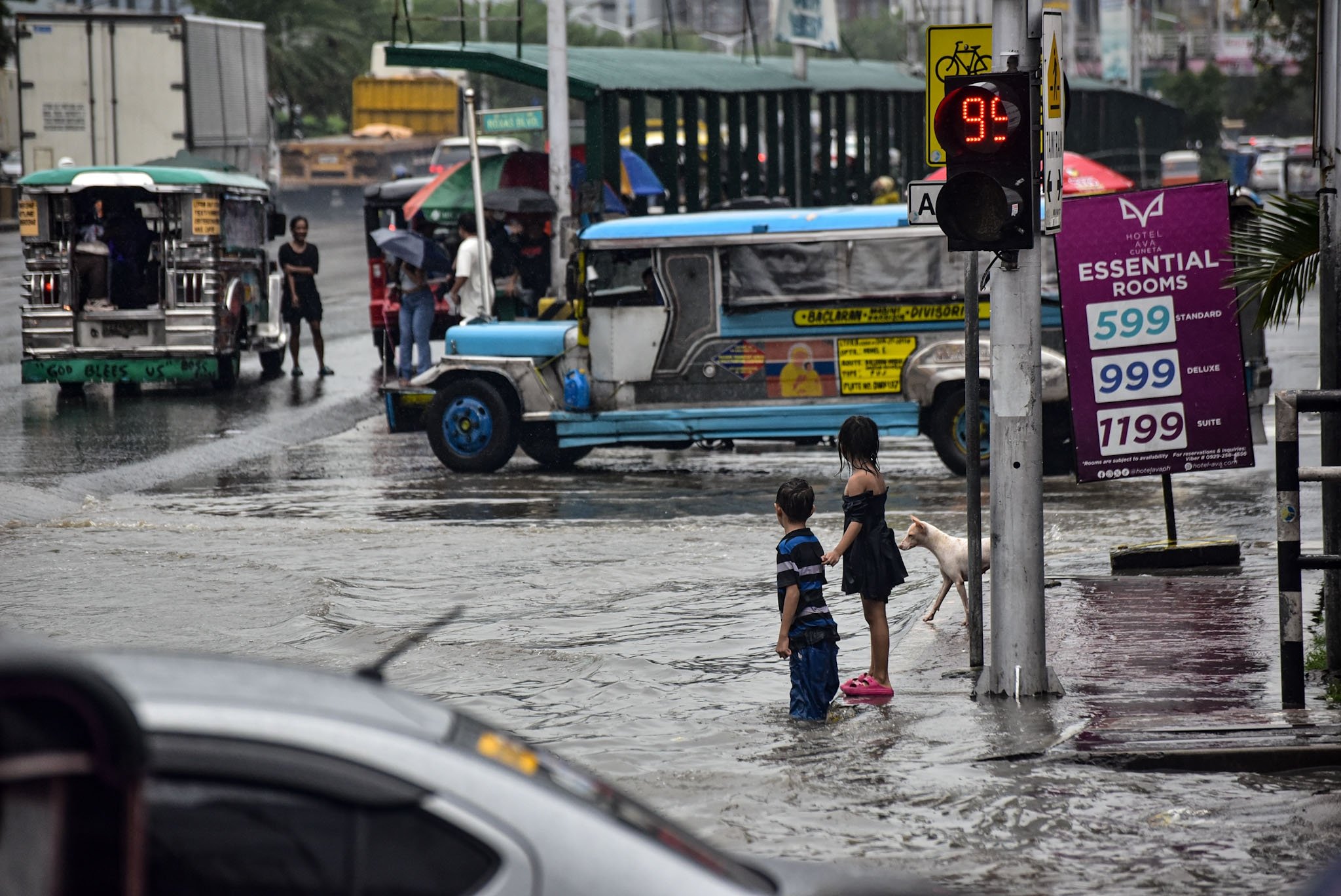 Sudden downpour in Pasay