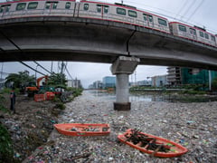 Trash along Baclaran drainage channel