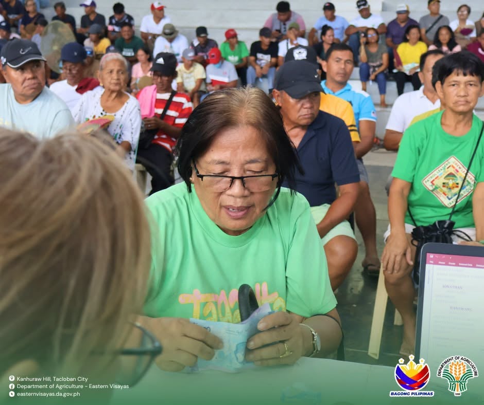 Eastern Visayas farmers, fisherfolk get P44M cash aid