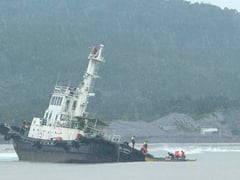 9 rescued from grounded tugboat in Zambales