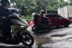 Potholes along Roxas Blvd