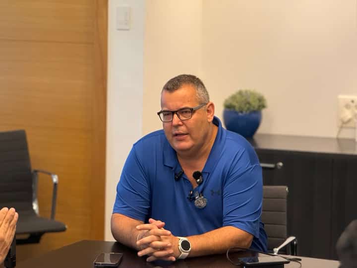 DANNY Citrinowicz, senior researcher at the Tel Aviv University Institute for National Security Studies, speaks to the Philippine media delegation at Tel Aviv University last Wednesday.