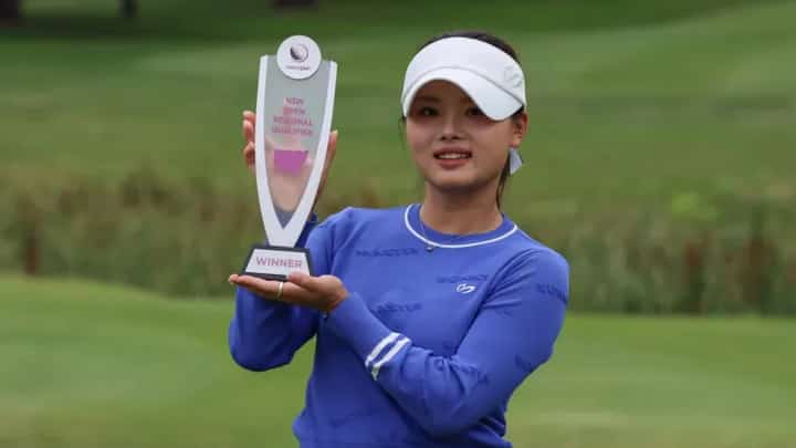 Rising Australian golfer Jessica Bang dies at 18