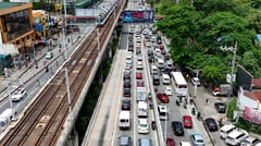 Steel plate dislodged from EDSA Magallanes