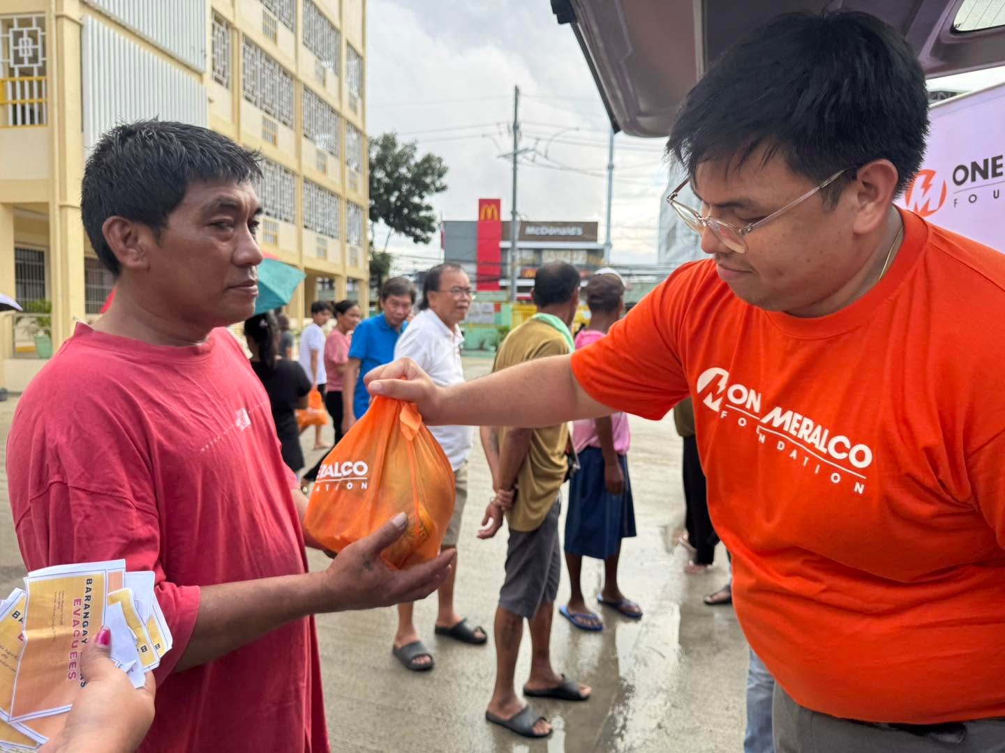 OMF, Meralco aid Bacoor residents
