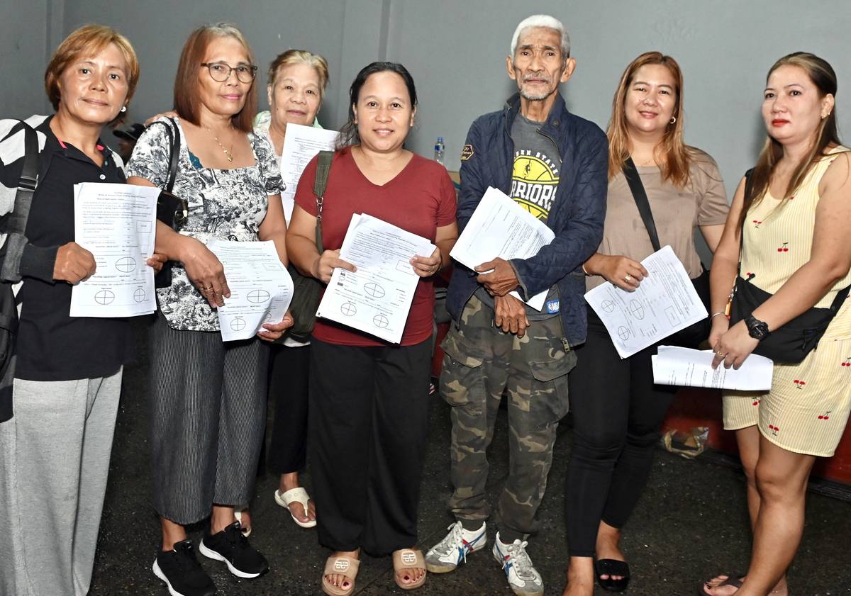 Some of the registered women employees of Barangay Mariana, New Manila.