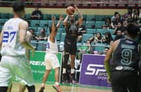 JAMES Kwekuteye erupts for 24 points with seven three-pointers to lead the San Juan Knights to an 87-69 win over Pasay City in the MPBL 2026 Season on Saturday.