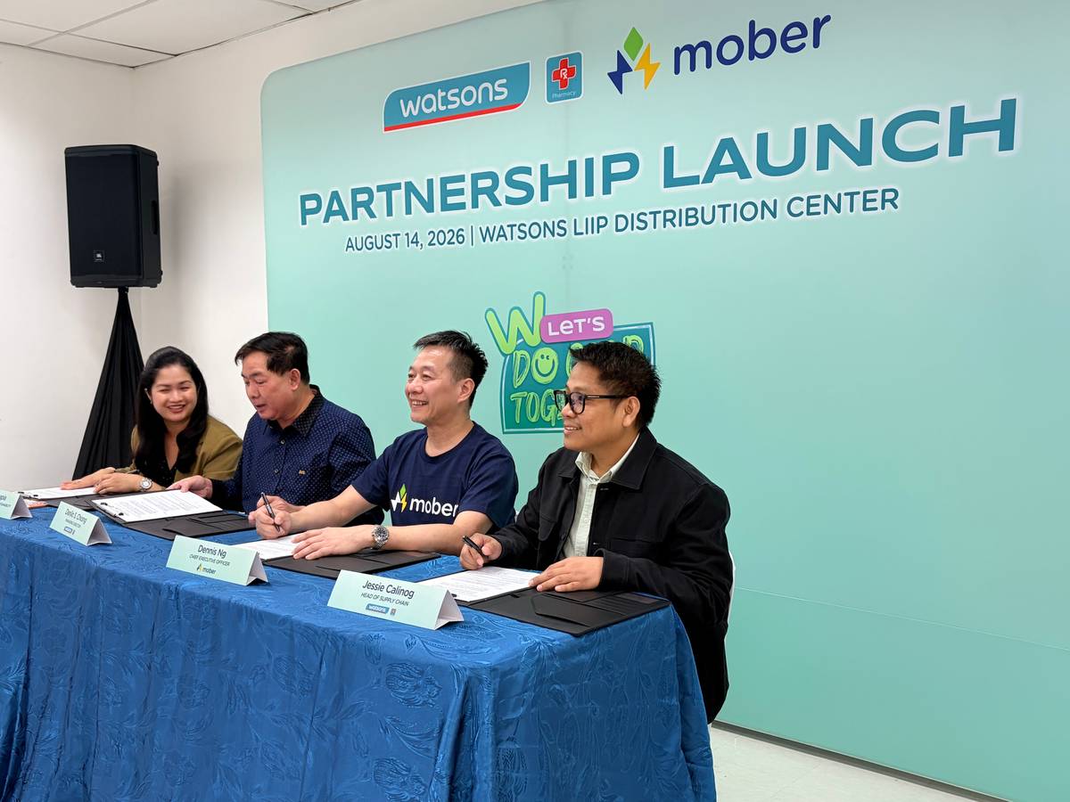 From left: Watsons Philippines’ Sharon Decapia, SAVP Marketing, PR & Sustainability, managing director Danilo Chiong, Mober CEO Dennis Ng and Watsons Philippines head of Supply Chain Jessie Calinog sign the official partnership agreement, marking a greener step for logistics and delivery.