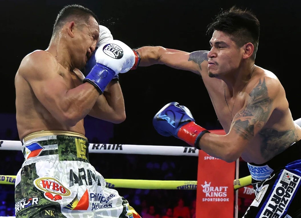Suarez camp to Navarrete: Vacate WBO throne